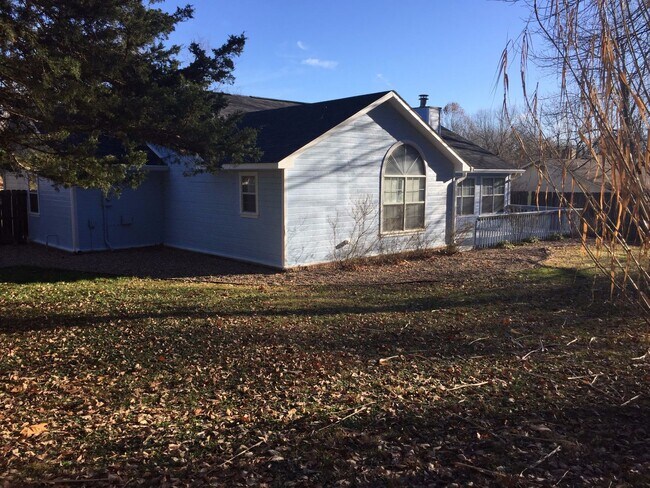 Building Photo - 2315 E Kantz Ln