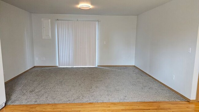 Building Photo - Parkland/Tacoma 3bdr 2bath home w/ Large 2...