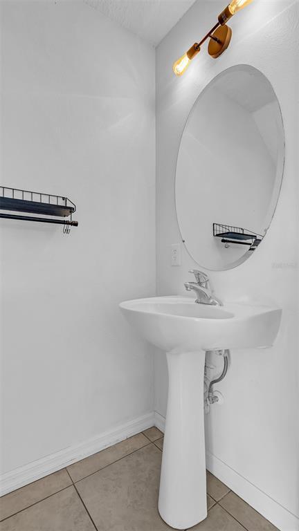 Building Photo - 12257 Country White Cir