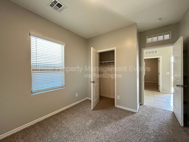 Building Photo - 6511 W Magdalena Ln