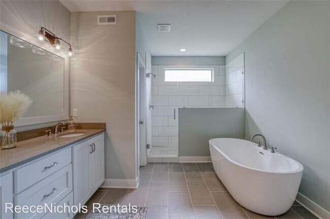 Building Photo - 4 br, 3 bath House - 18005 High Street