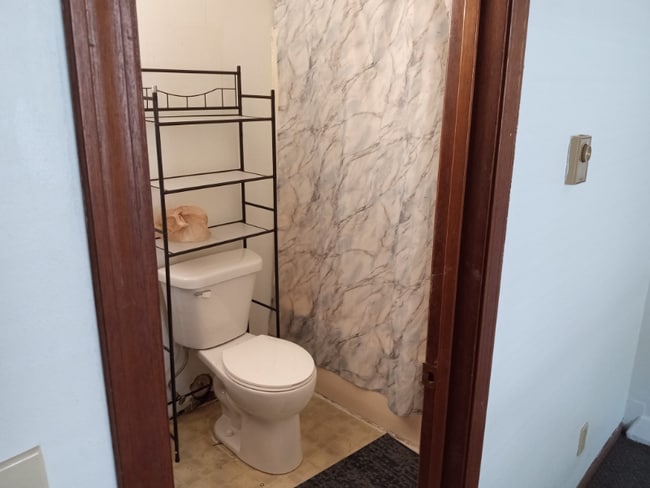 Building Photo - 4766 Wolverton Ln