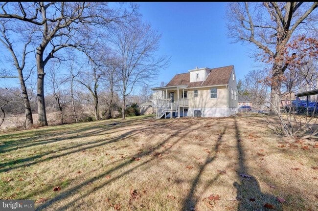 Building Photo - 701 Platinum Ave