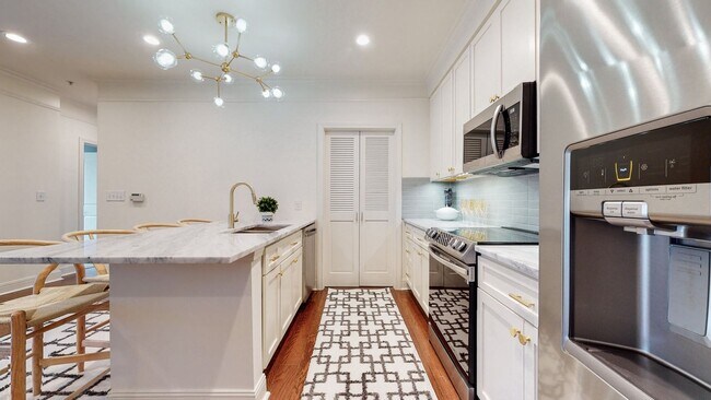 Building Photo - Amazing East Nashville 2 Bed/ 2 Bath Condo...