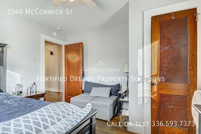 Building Photo - 1540 McCormick St