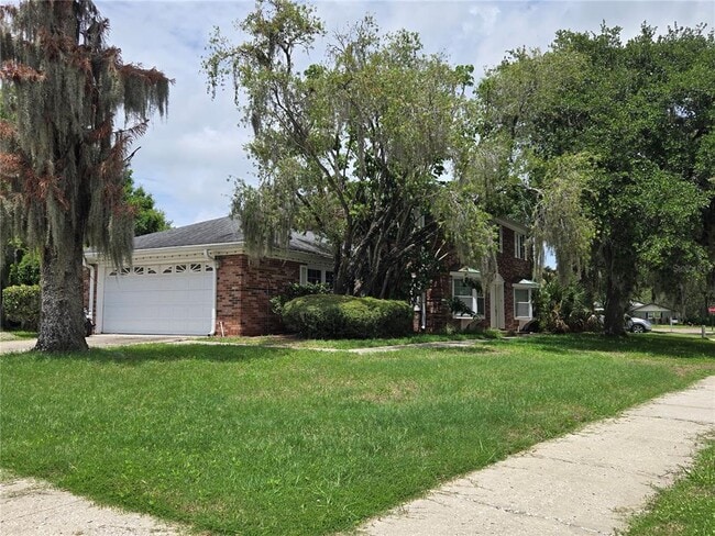 Building Photo - 300 Cypress Creek Cir