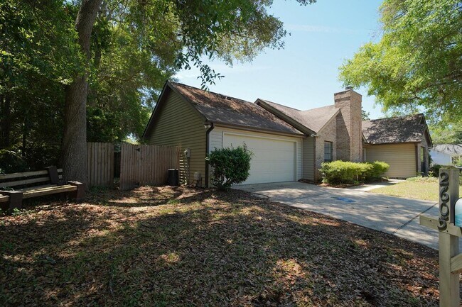 Building Photo - 2605 Yarmouth Ln