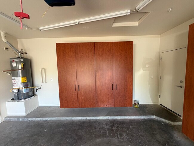 Building Photo - 5233 E Carmel Ave