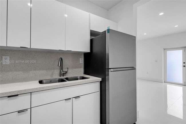 Building Photo - 21845 Goulds Ave