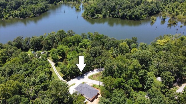 Building Photo - 13734 Canal St