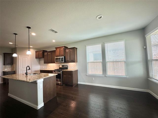 Building Photo - 1100 Blooming Prairie Trail