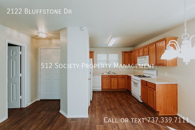 Building Photo - 2122 Bluffstone Dr