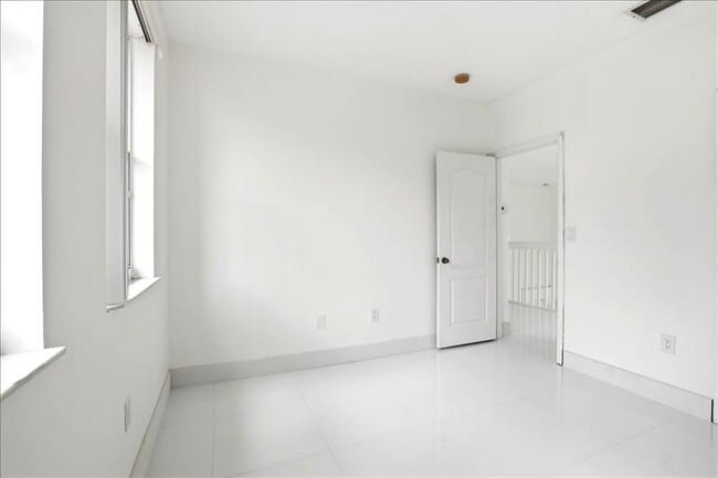 Building Photo - 3802 SW 165th Terrace