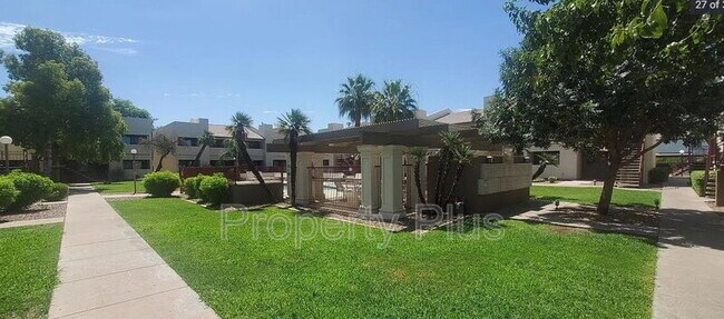 Building Photo - 3301 E Earll Dr