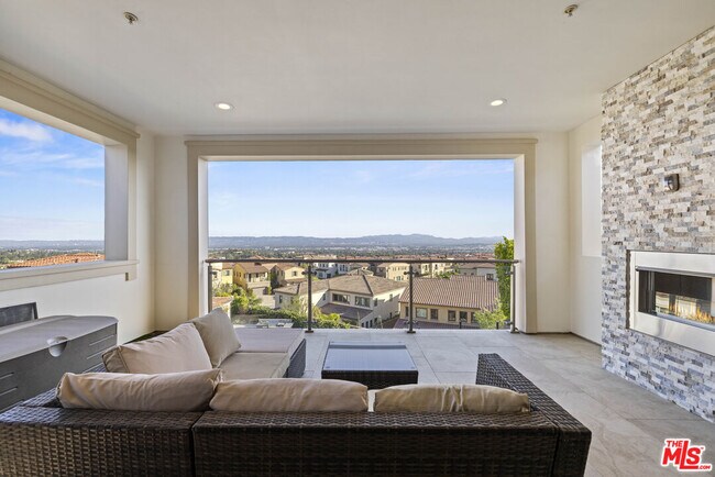 Building Photo - 20162 Cromwell Way