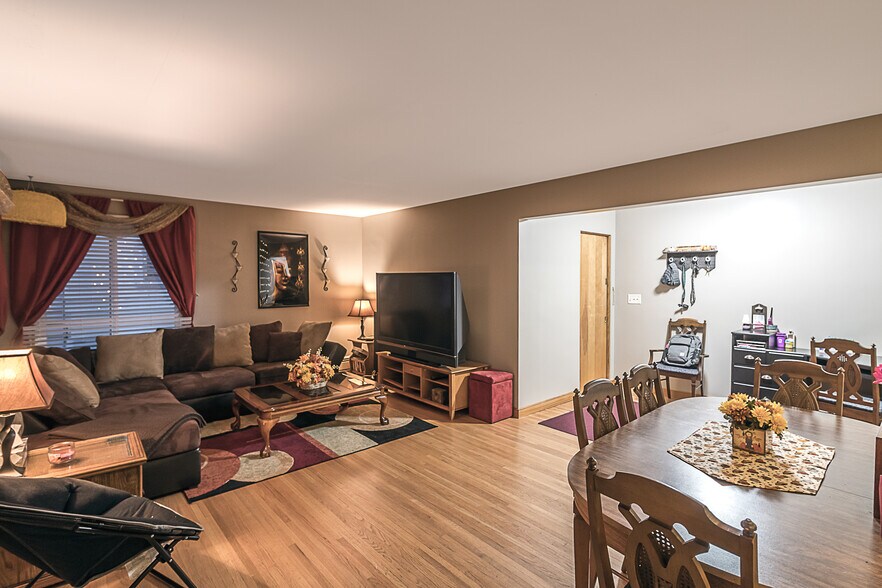 Main level - 312 N 4th St