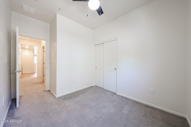 Building Photo - 2321 E Hidalgo Ave
