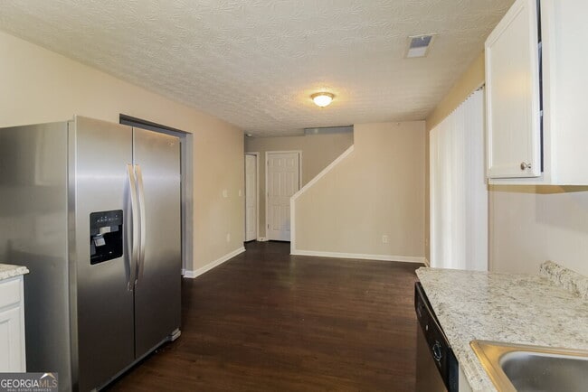 Building Photo - 451 Springbottom Ct SE