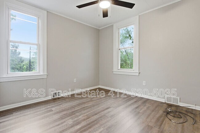 Building Photo - 29 E Orchard Ave