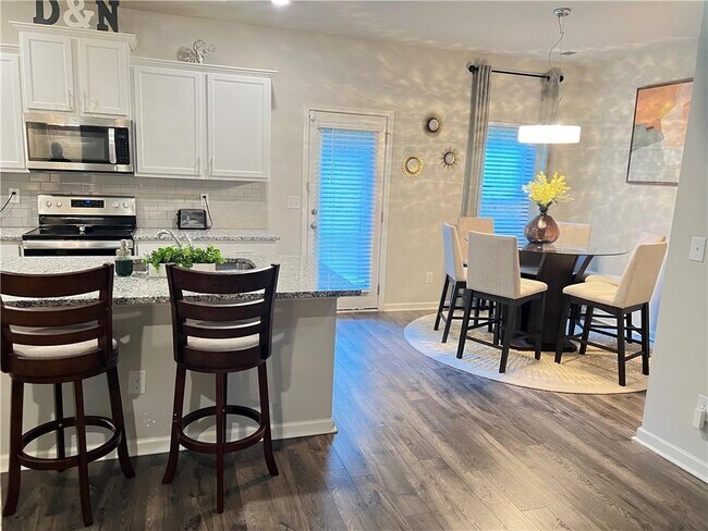 Building Photo - 1775 Labonte Pkwy