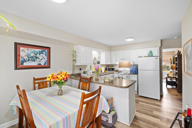 Building Photo - 6301 Frankn Dot Dr