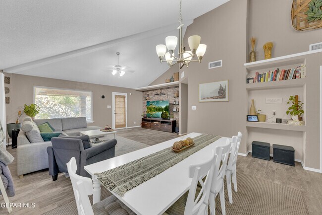 Building Photo - 12521 Paseo Alegre Dr