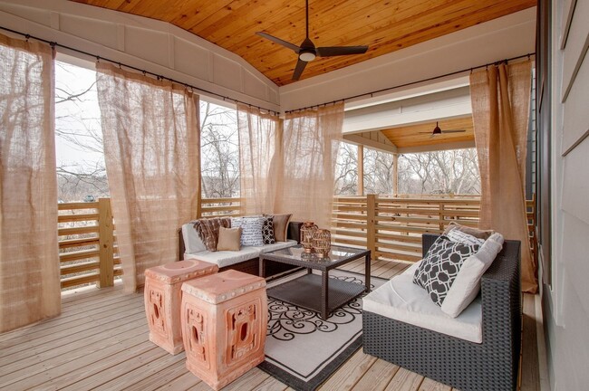 Building Photo - Amazing Location - 3 Bed, 2.5 Bath w/ Vaulted Ceilings and Covered Deck