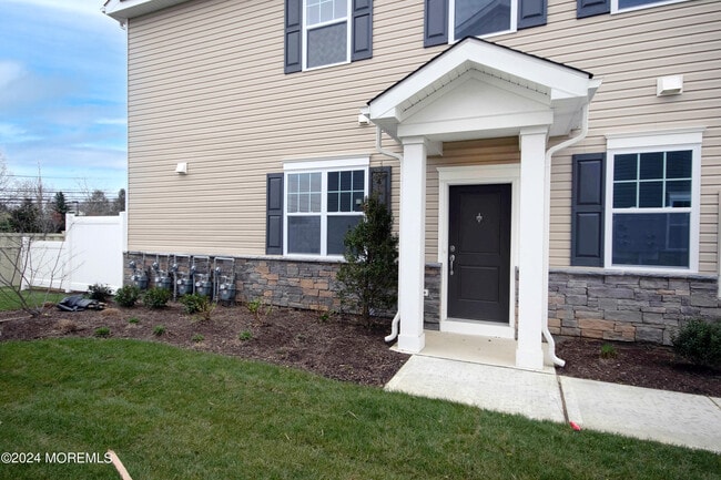Building Photo - 70 Chapel Ln