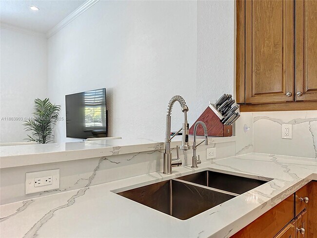 Building Photo - 4268 SW 141st Ave