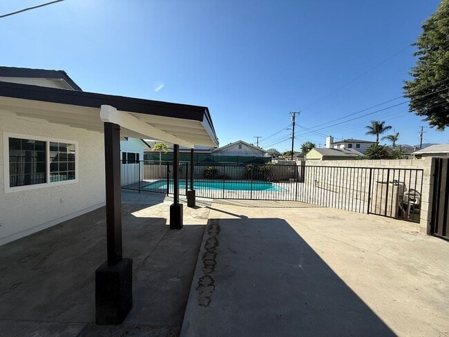 Building Photo - Beautiful 4 Bedroom, 2 Bathroom Arleta Hom...