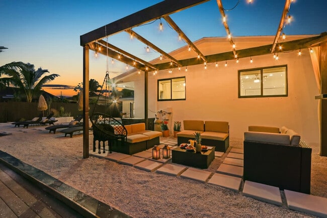 Building Photo - 2325 NE 195th St