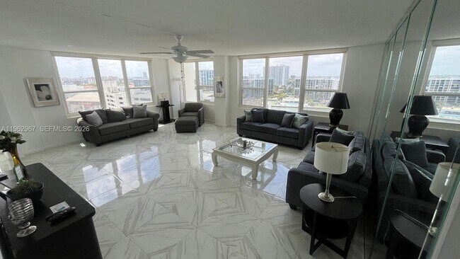 Building Photo - 3505 S Ocean Dr