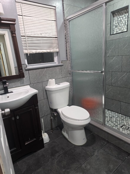 Building Photo - 529 Linden Ave