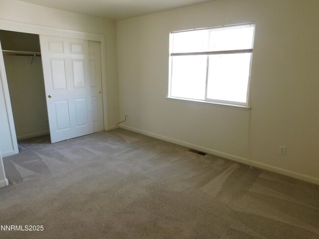 Building Photo - 685 Sunny Ln