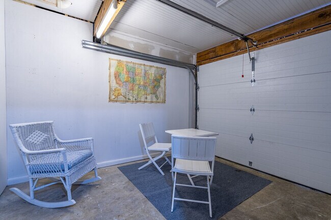 Building Photo - 4833 Caboose Ln NW