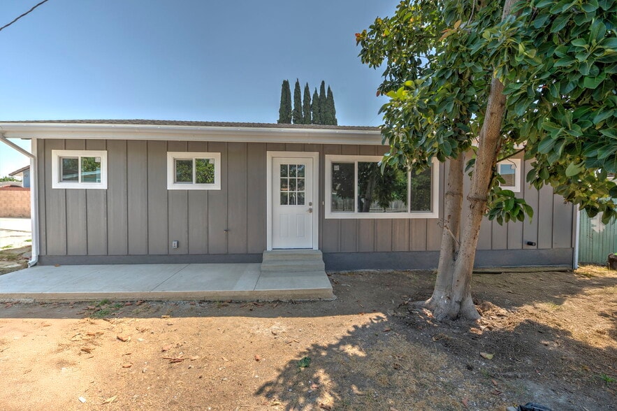 Primary Photo - 120 E Rose Ave