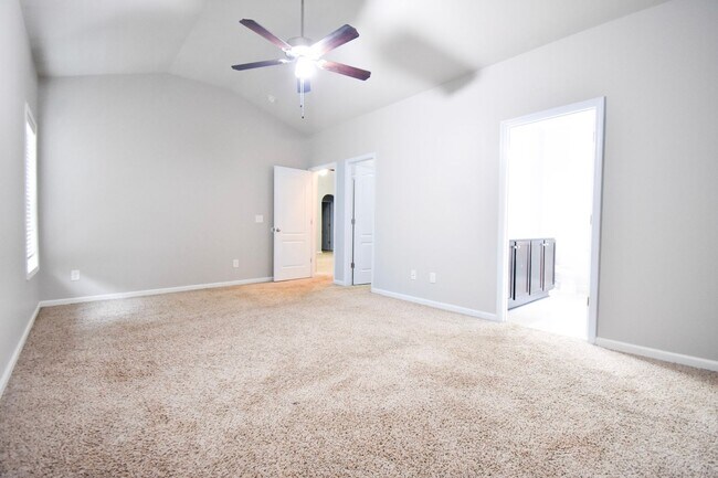 Building Photo - Coming Soon: 3 BEDROOM 2 BATHROOM - PETS C...