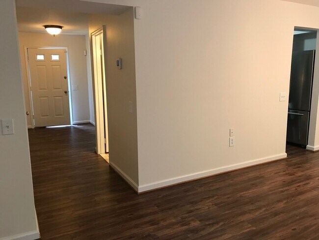 Building Photo - 5860 Wood Flower Ct
