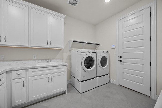 Building Photo - 116 Stardusty