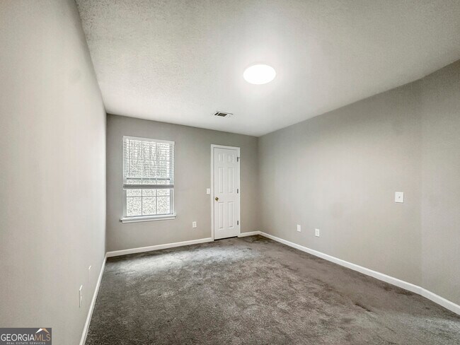 Building Photo - 2380 Union Point Jct