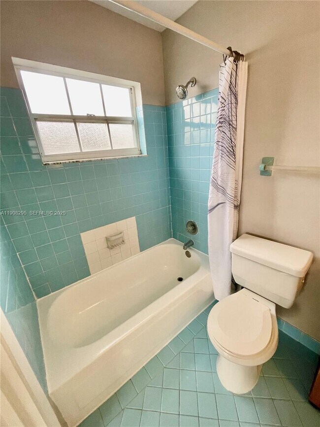 Building Photo - 5532 SW 22nd St