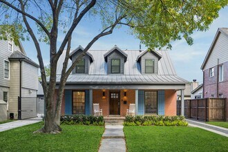 Building Photo - 2420 Nottingham St