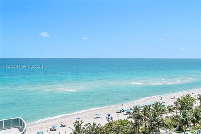 Building Photo - 15811 Collins Ave
