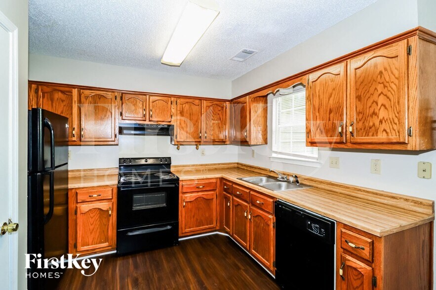 Building Photo - 1209 Breezy Gate Dr