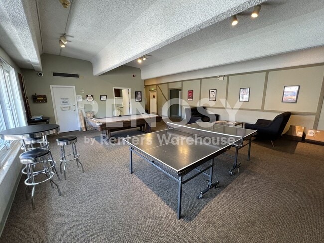 Building Photo - Beautiful 1 Bed 1 Bath in Capitol Hill (Water/sewer and Trash Utilities Included!)