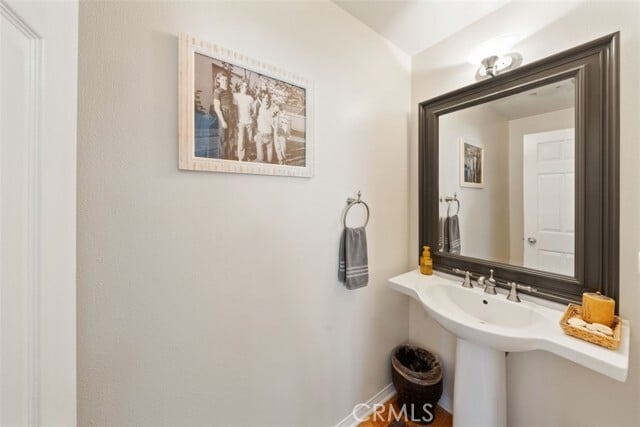 Building Photo - 16845 Primrose Ln