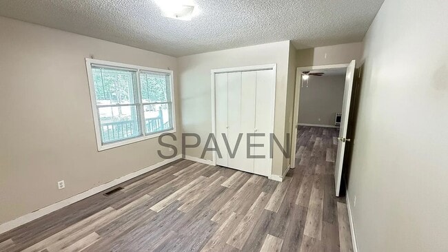 Building Photo - Cute Country Home in Kentucky Lakes