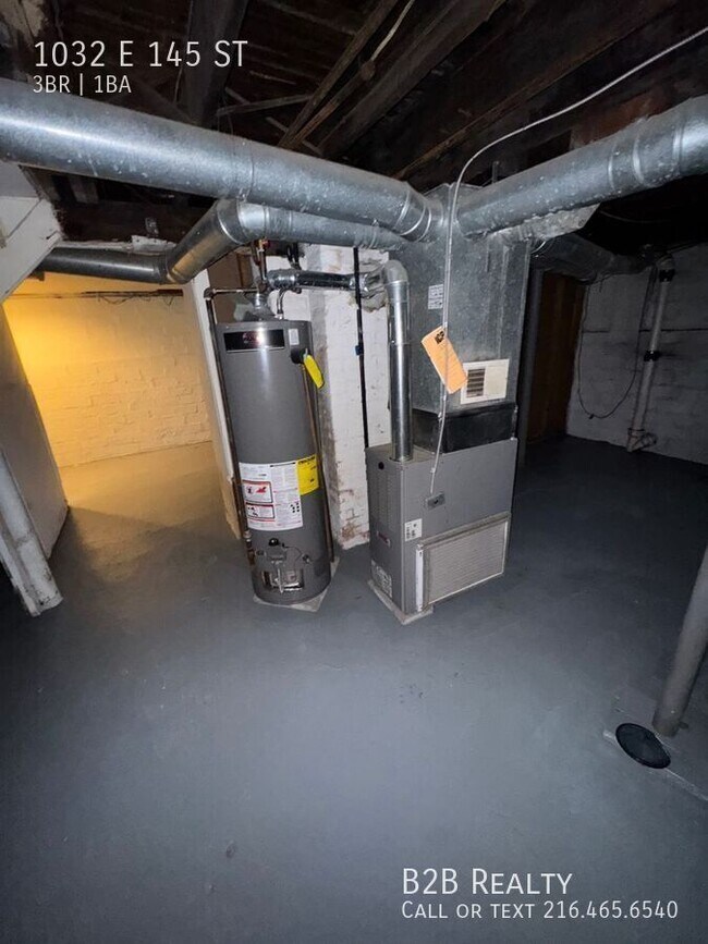 Building Photo - 1032 E 145th St