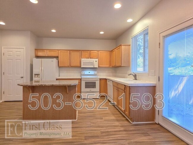 Building Photo - 21844 SW VINTNER Ln