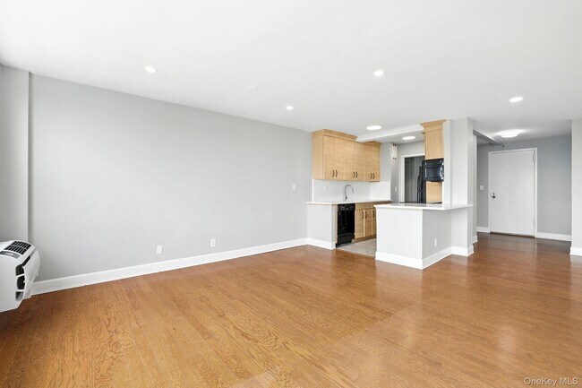 Building Photo - 12 Old Mamaroneck Rd